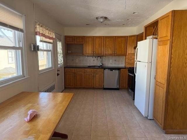 268 Schenck Ave - Photo 6 of 17