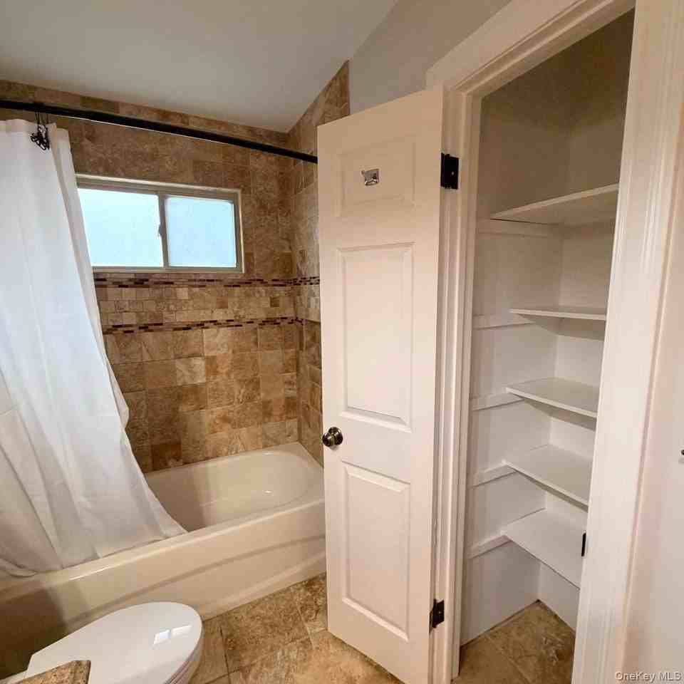 740 Church St - Photo 3 of 23