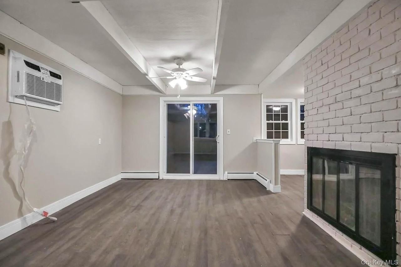 44 University Heights Dr - Photo 3 of 12