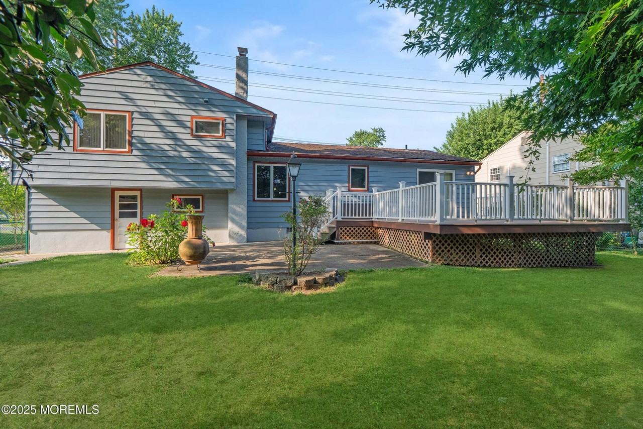 1120 Darlene Ave - Photo 2 of 38