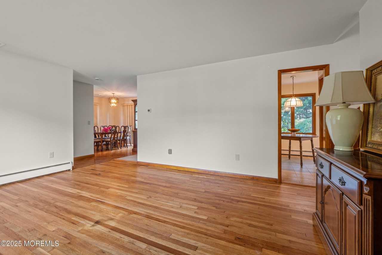1120 Darlene Ave - Photo 7 of 38