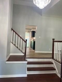 160 Camelot Way - Photo 3 of 16