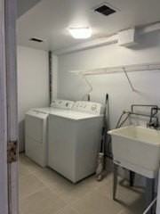 160 Camelot Way - Photo 4 of 16