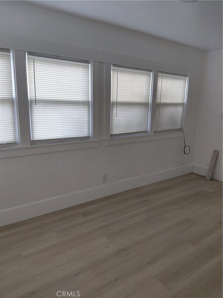 154 N 1st St - Photo 3 of 10