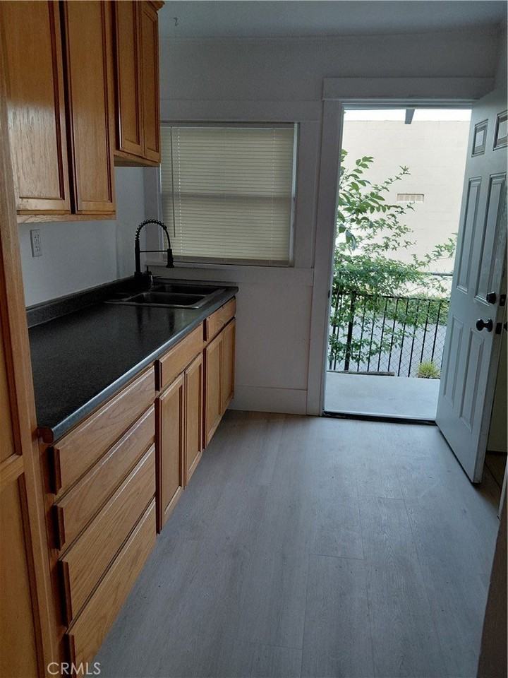 154 N 1st St - Photo 6 of 10