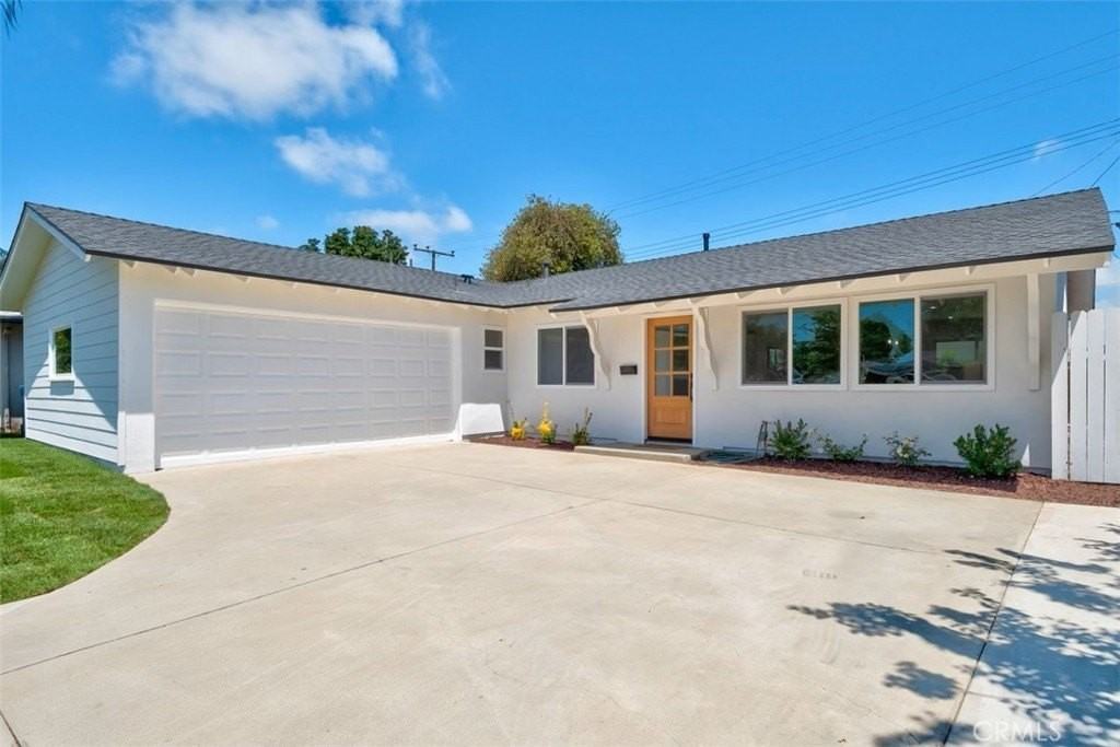 16622 Simonne Ln - Photo 2 of 30