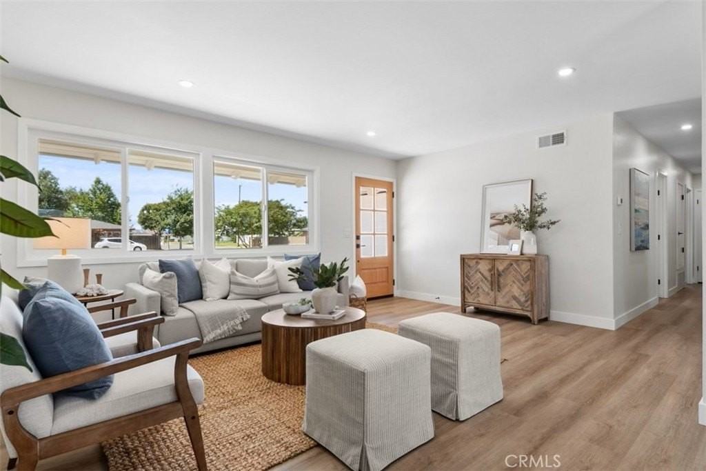 16622 Simonne Ln - Photo 6 of 30