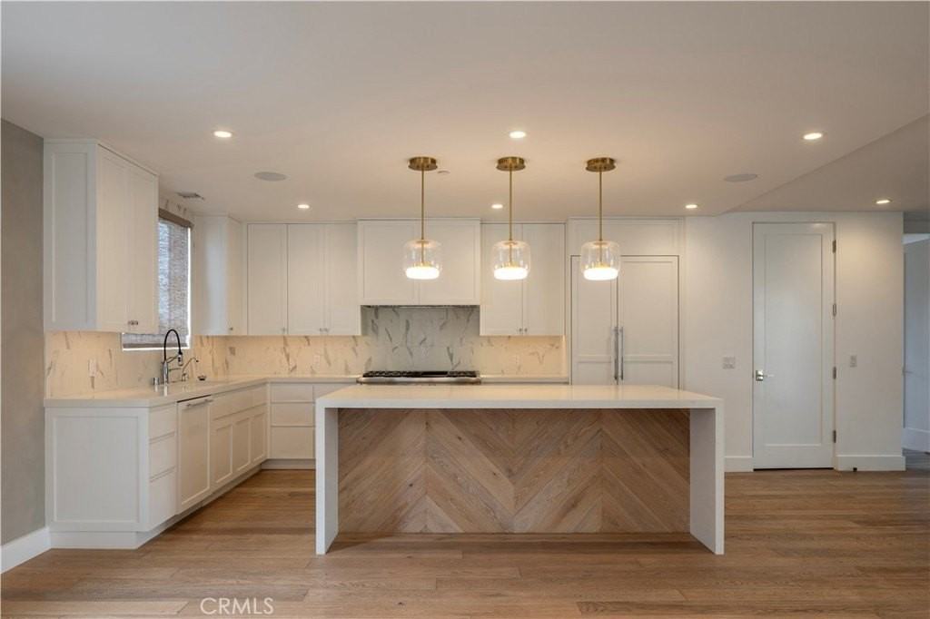 319 Jasmine Ave - Photo 5 of 15