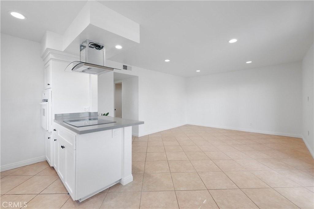 454 Seaward Rd - Photo 7 of 33