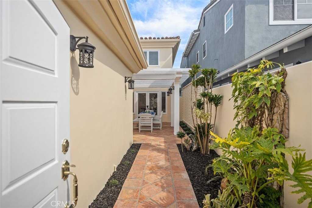 236 Via Eboli - Photo 3 of 39