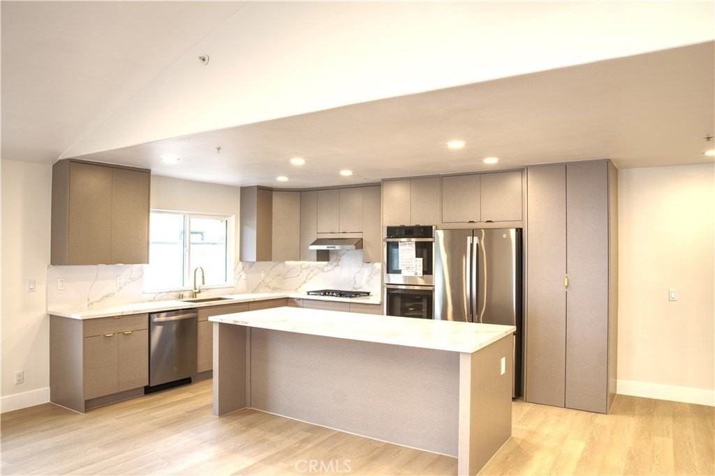 1310 Elm Ave - Photo 3 of 19