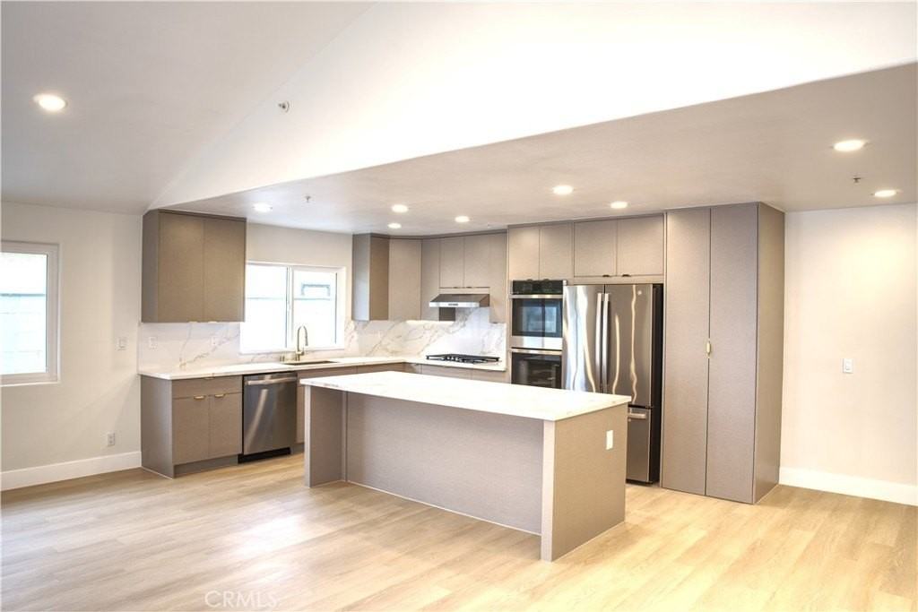 1310 Elm Ave - Photo 4 of 19