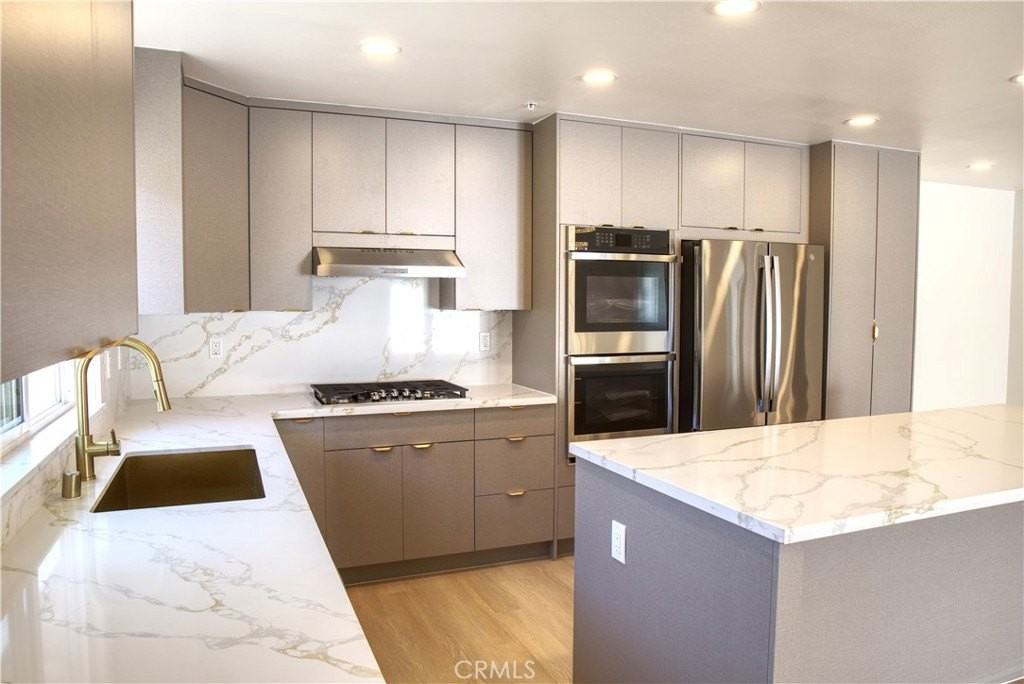 1310 Elm Ave - Photo 5 of 19