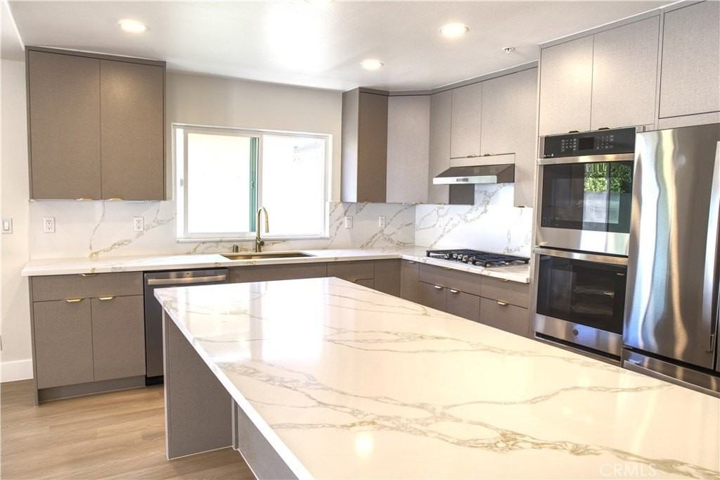 1310 Elm Ave - Photo 6 of 19