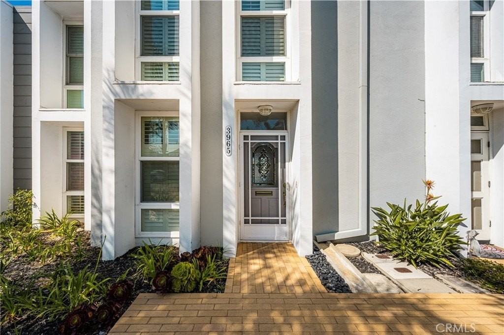 3965 Aladdin Dr - Photo 4 of 42