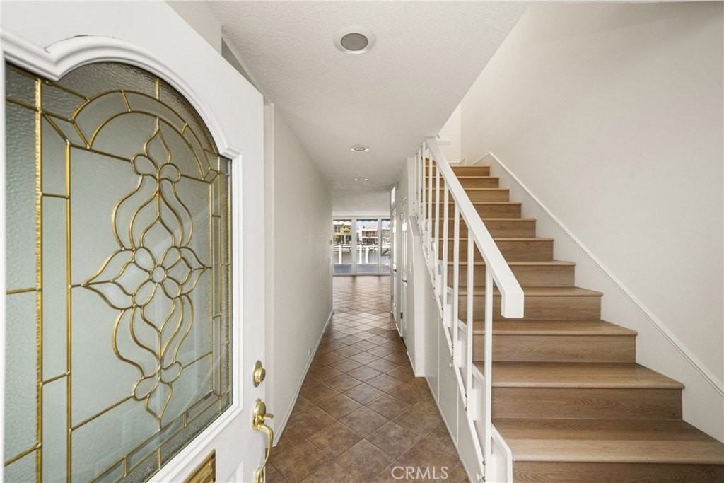 3965 Aladdin Dr - Photo 5 of 42