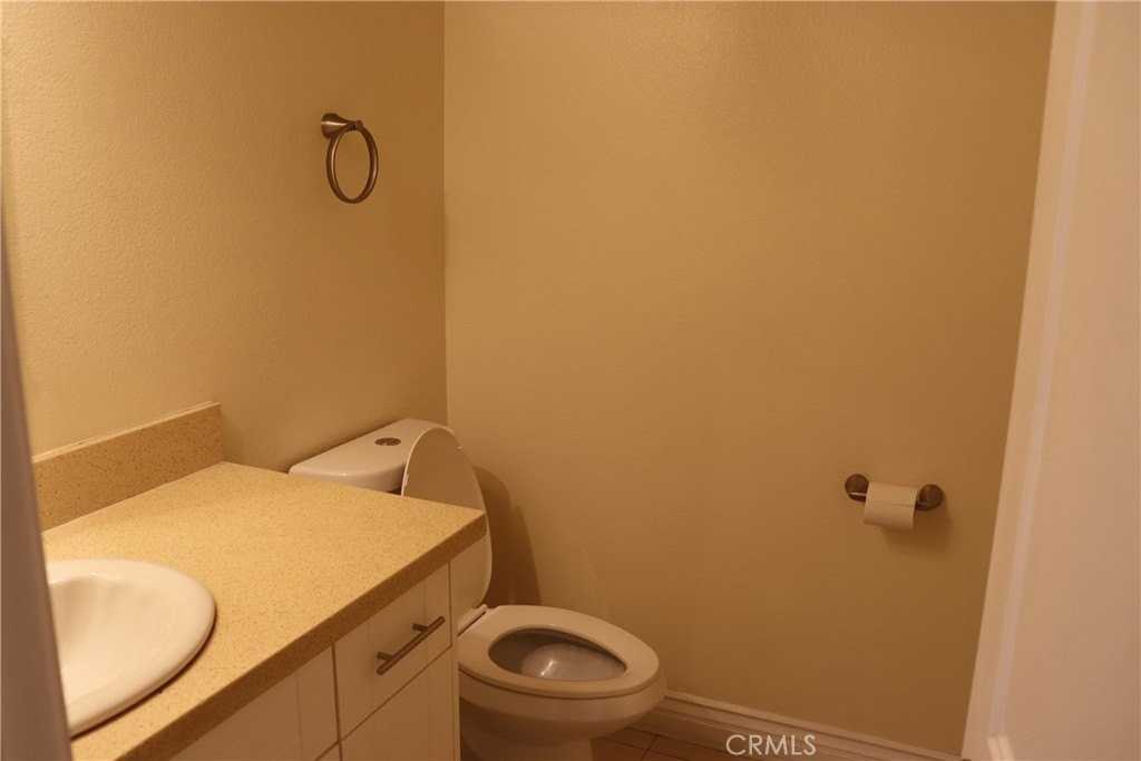13243 Vanowen St #5 - Photo 4 of 22