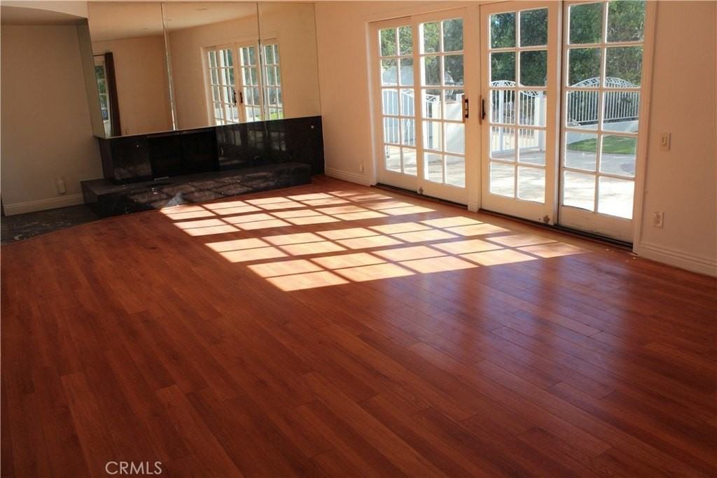 4527 Stark Ave - Photo 2 of 23