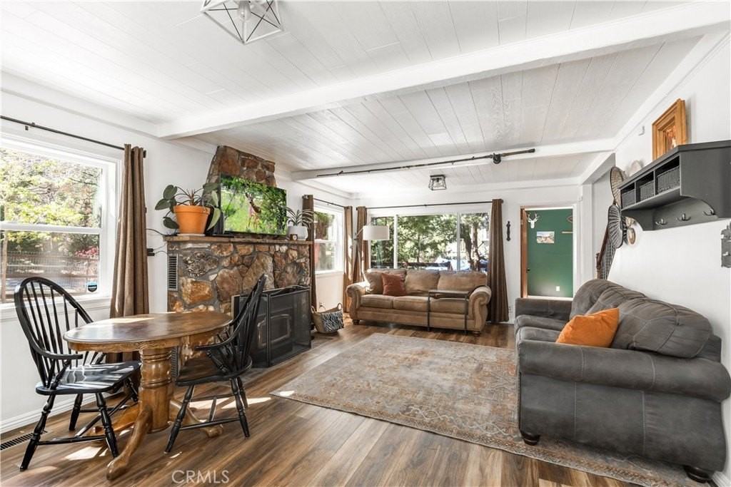 185 Spruce Ln - Photo 2 of 36