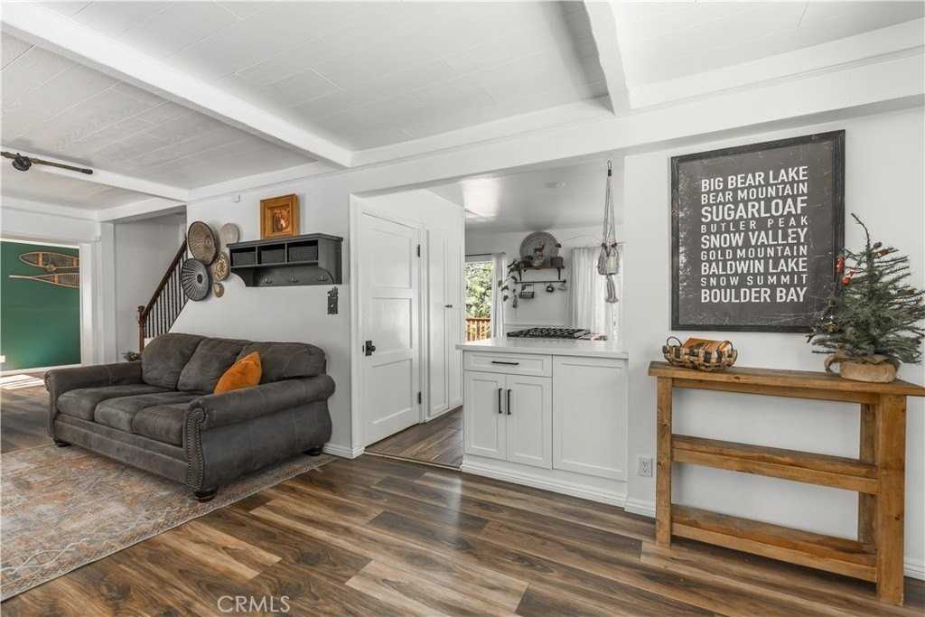 185 Spruce Ln - Photo 3 of 36