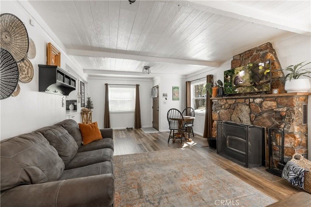 185 Spruce Ln - Photo 5 of 36