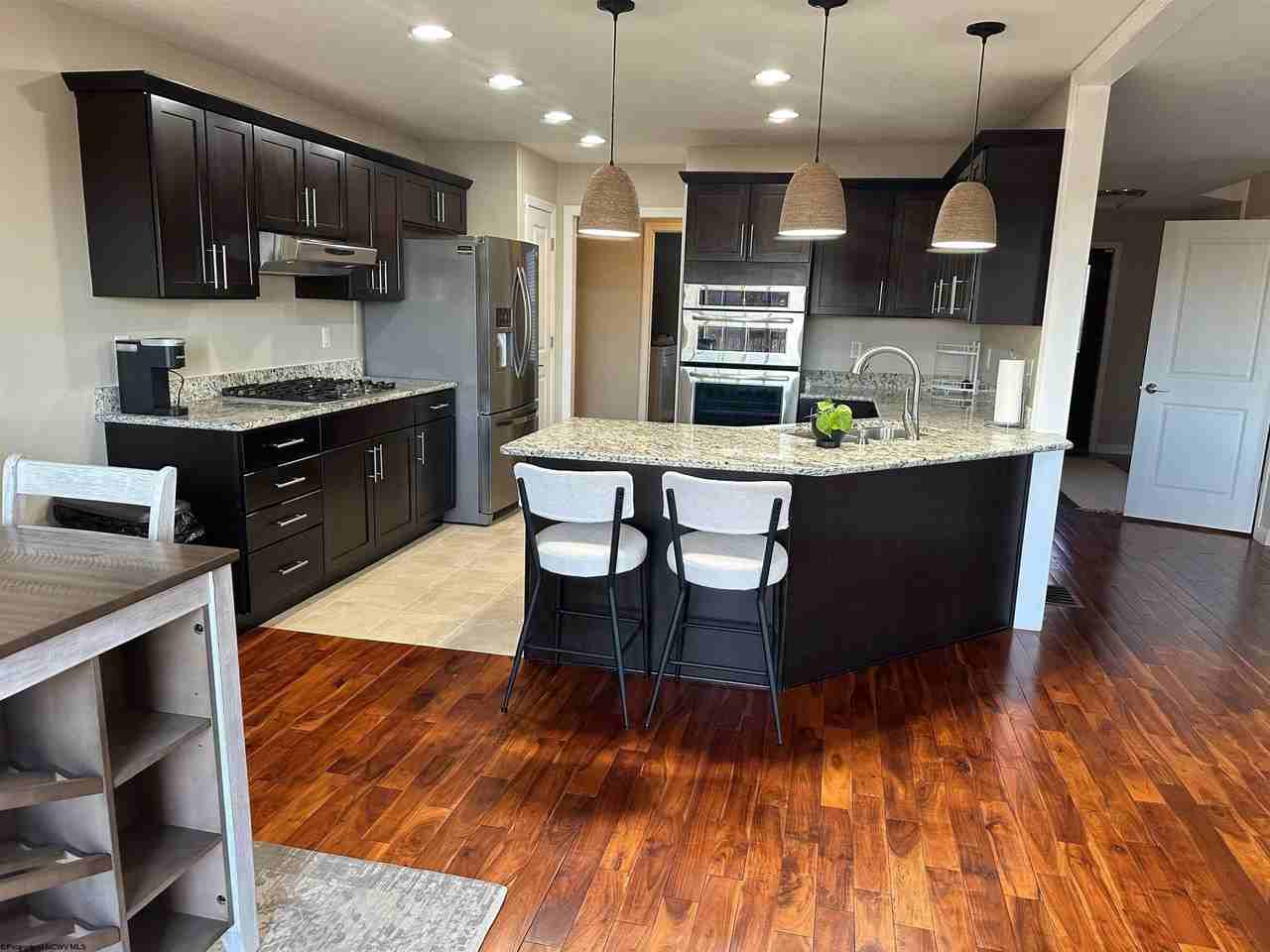 199 Donna Ave - Photo 4 of 36