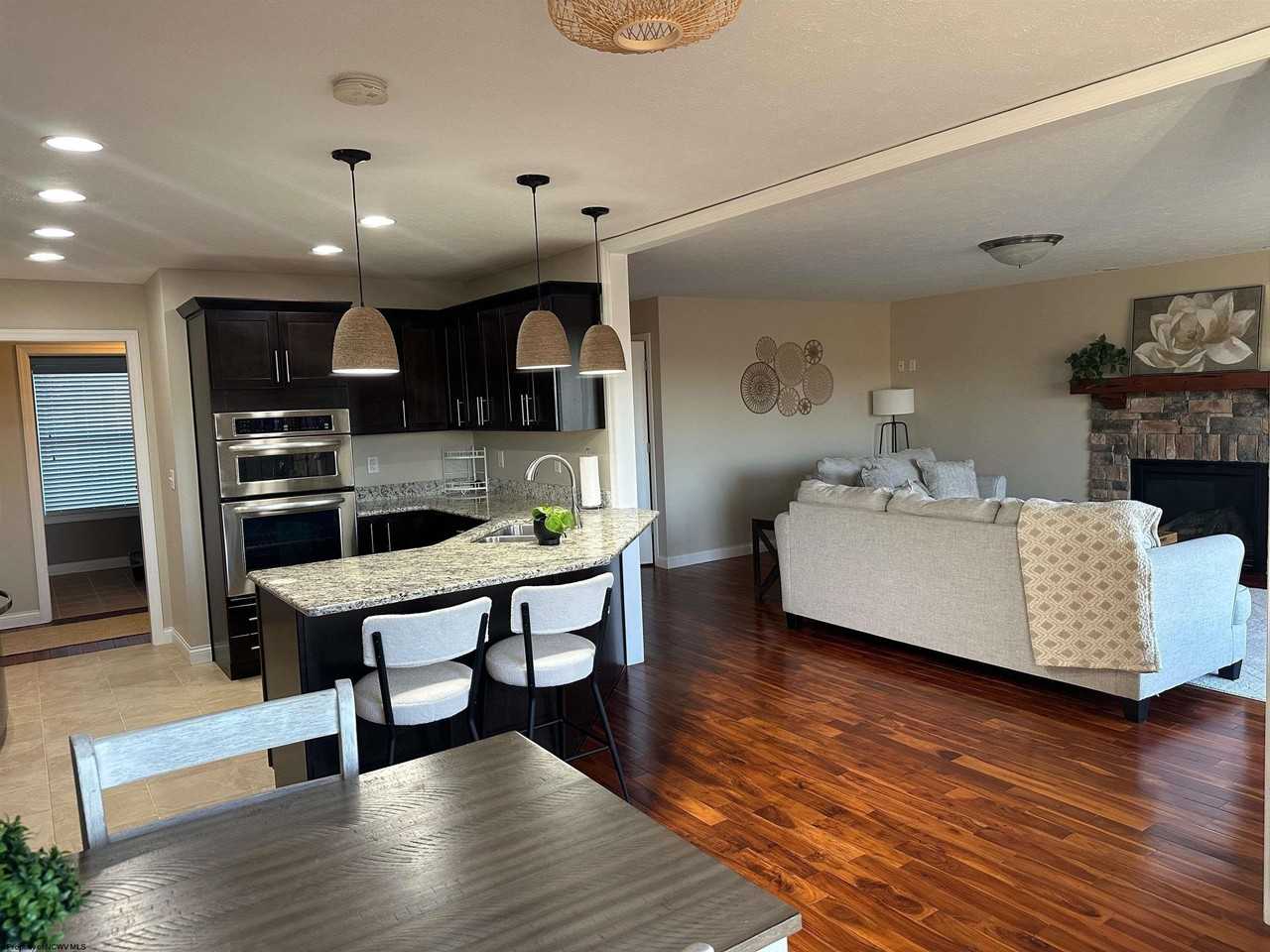 199 Donna Ave - Photo 5 of 36