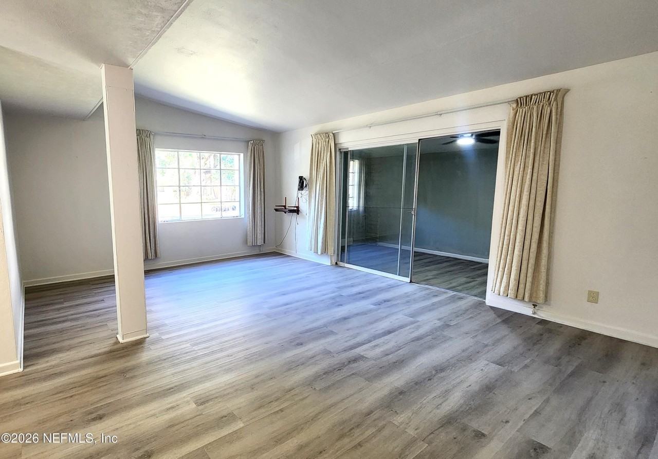 5532 Keystone Dr S - Photo 3 of 18