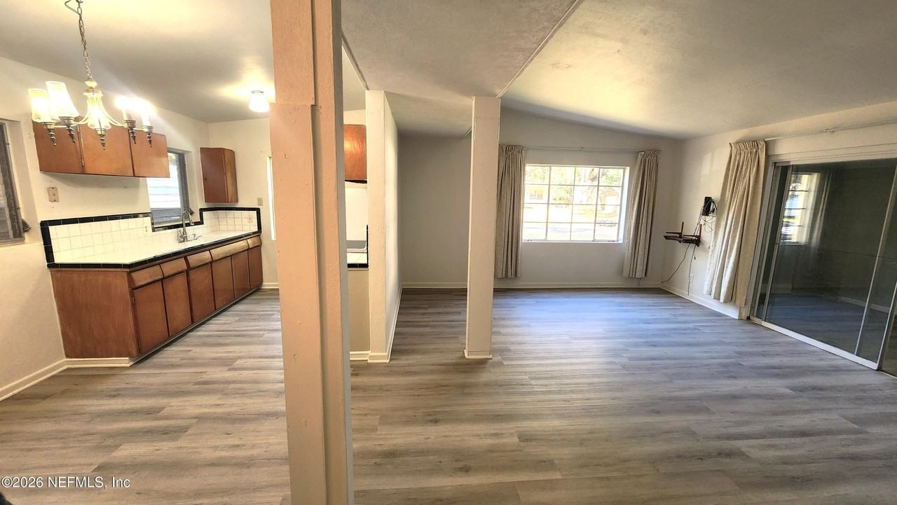 5532 Keystone Dr S - Photo 6 of 18