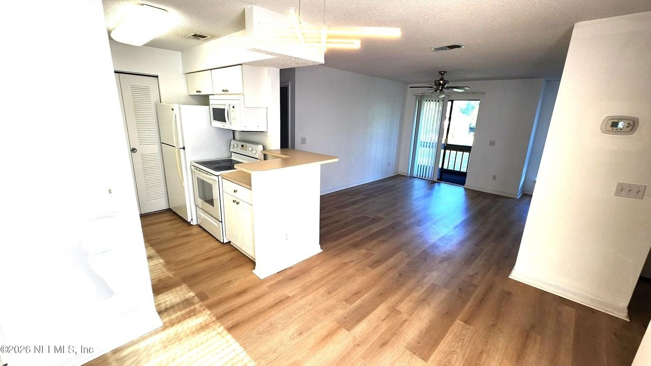 10200 Belle Rive Blvd #96 - Photo 5 of 19