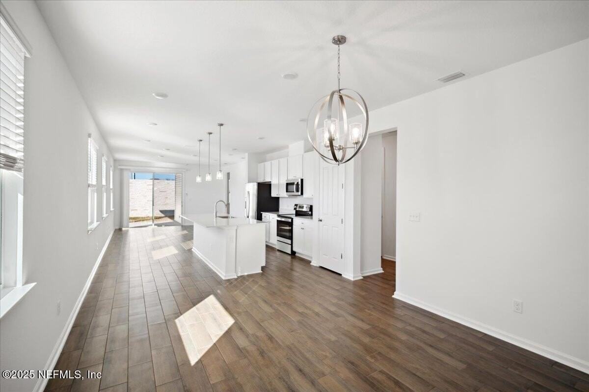 7212 Red Timber Rd - Photo 7 of 31