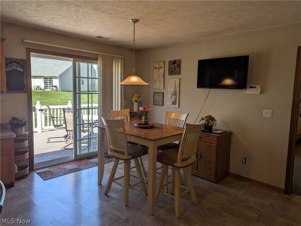 15070 Woodsong Dr - Photo 4 of 12