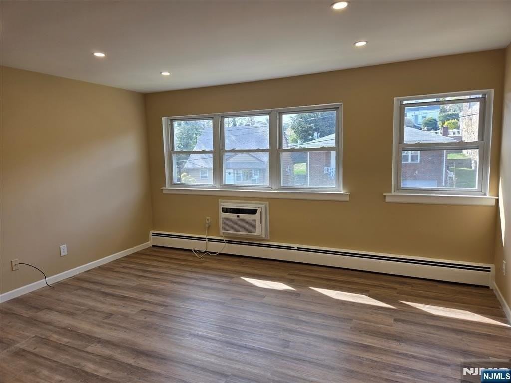 1628 Valley St Apt 2a - Photo 4 of 24