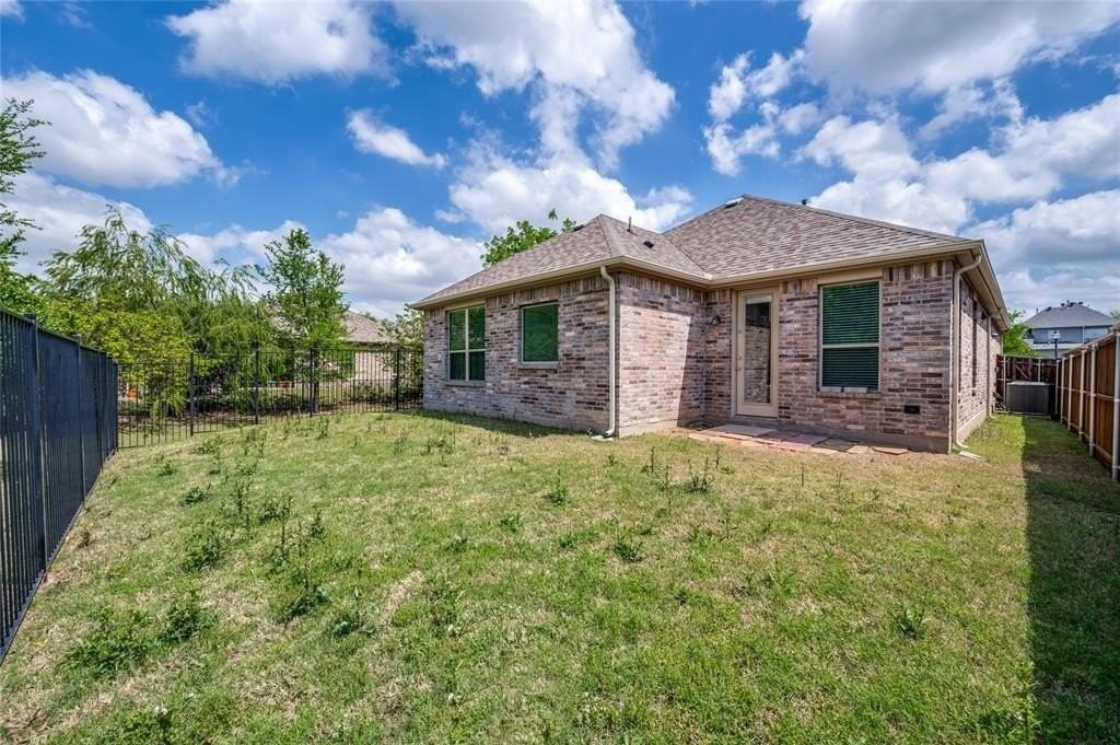 8089 Rabbit Dr - Photo 5 of 37