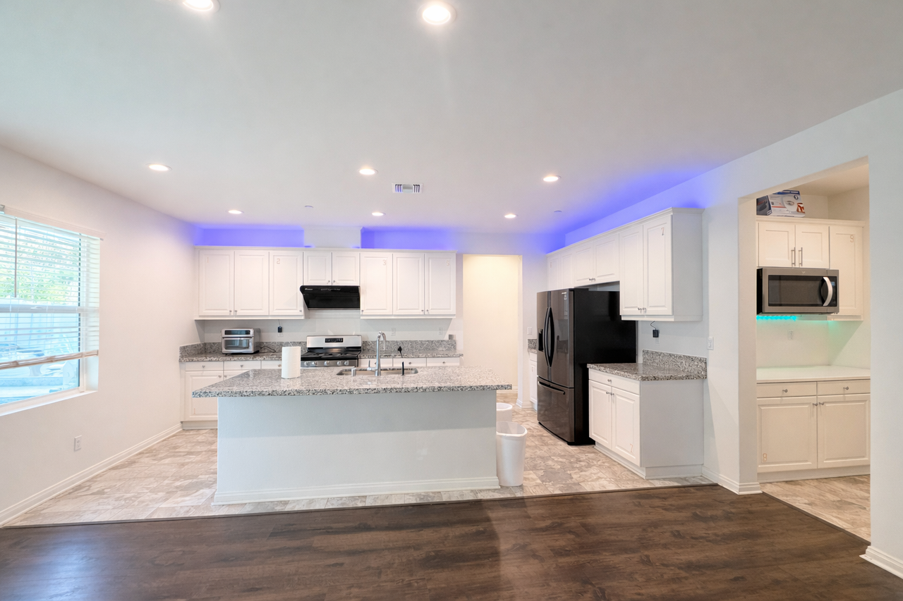 21171 Broken Stone Ct #1 - Photo 2 of 10