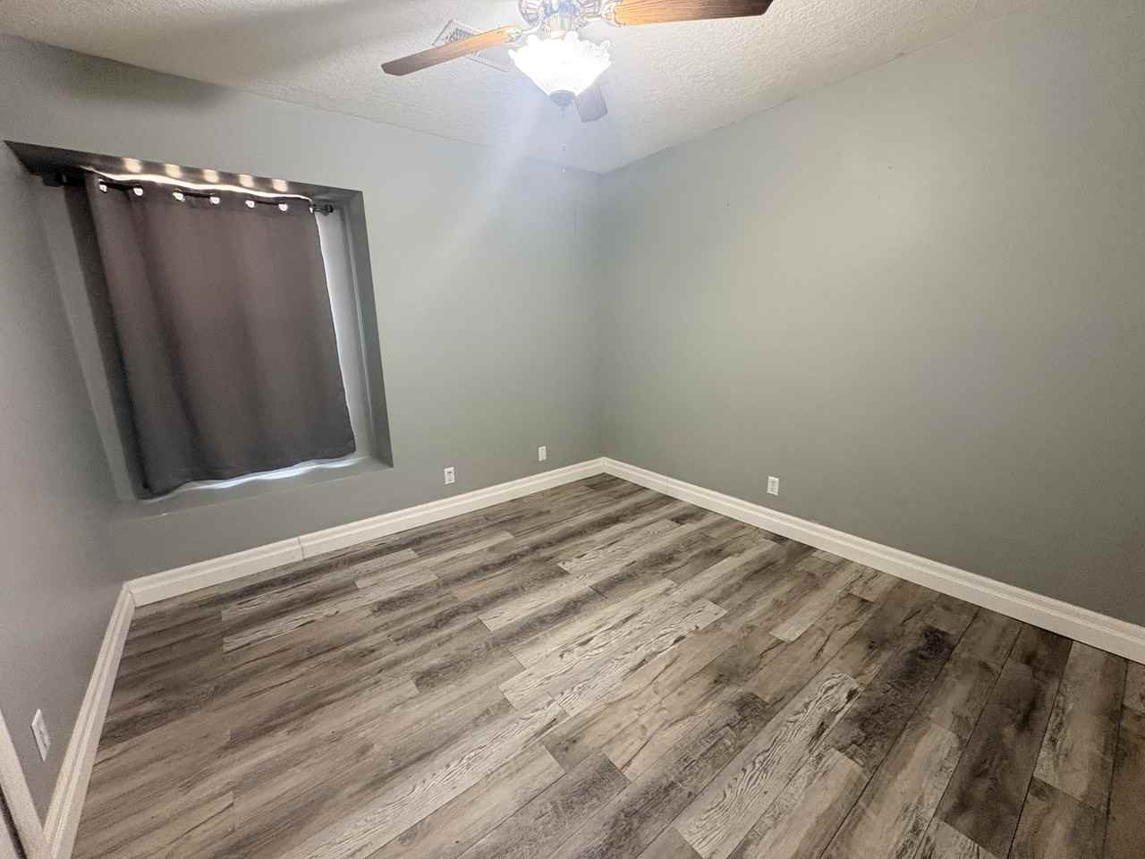 4049 Montreal Loop Ne #1 - Photo 4 of 19