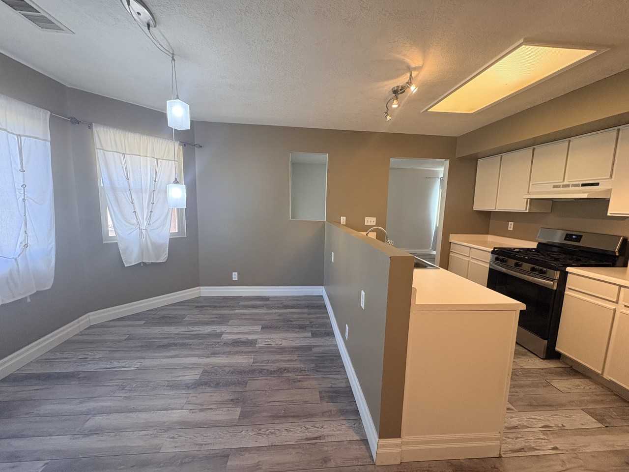 4049 Montreal Loop Ne #1 - Photo 6 of 19