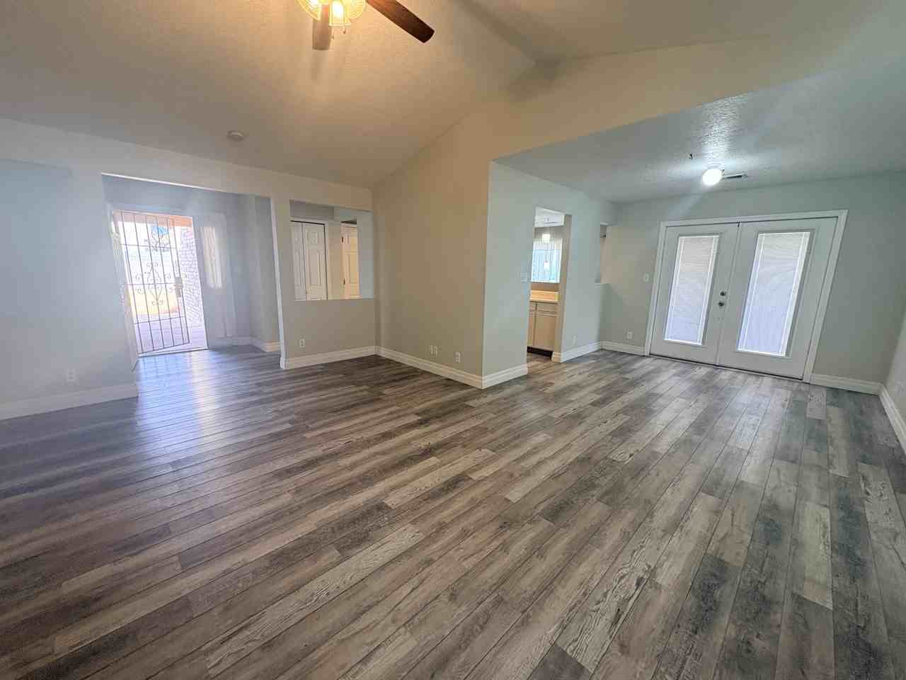 4049 Montreal Loop Ne #1 - Photo 7 of 19