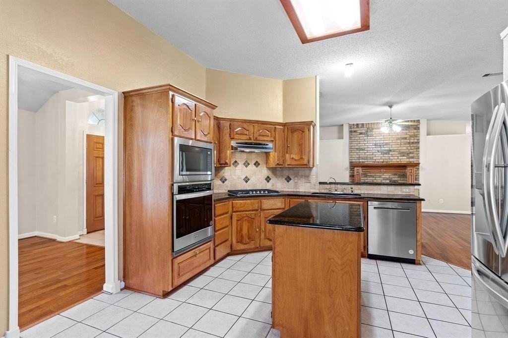 428 Lakedale Dr - Photo 4 of 4