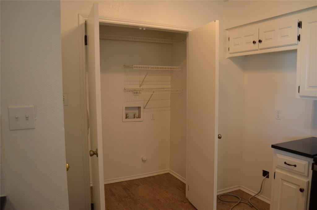 4110 Green Acres Cir - Photo 3 of 6