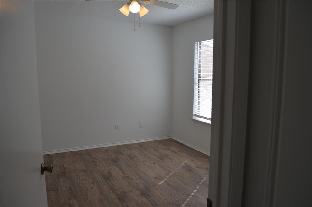 4110 Green Acres Cir - Photo 5 of 6