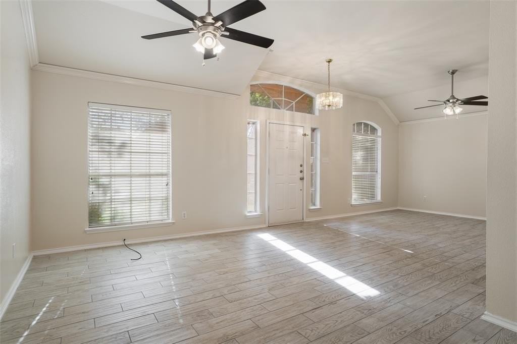 1204 Morrow Ln - Photo 3 of 19