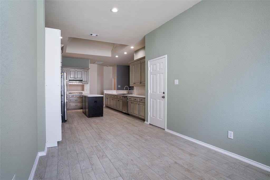 1204 Morrow Ln - Photo 6 of 19