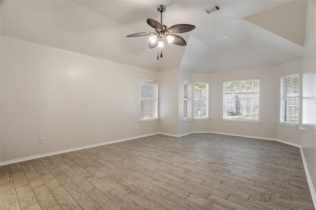 1204 Morrow Ln - Photo 7 of 19