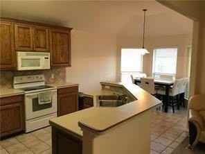 9032 Winding River Dr - Photo 7 of 14