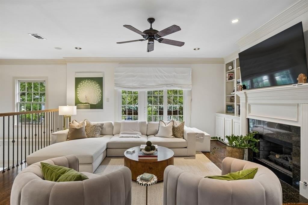 3101 Rosedale Ave #D - Photo 4 of 23