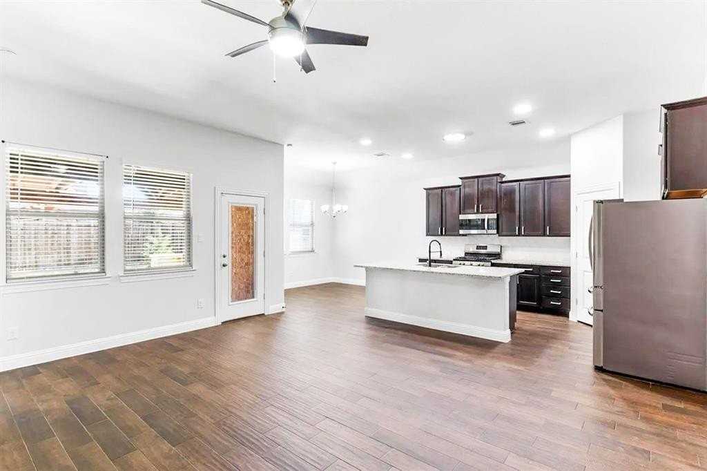 11324 Blaze St - Photo 5 of 20