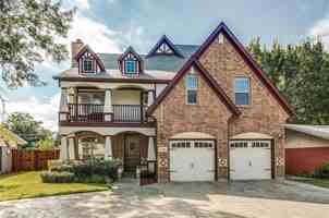 featured image of 2710 Cartwright St