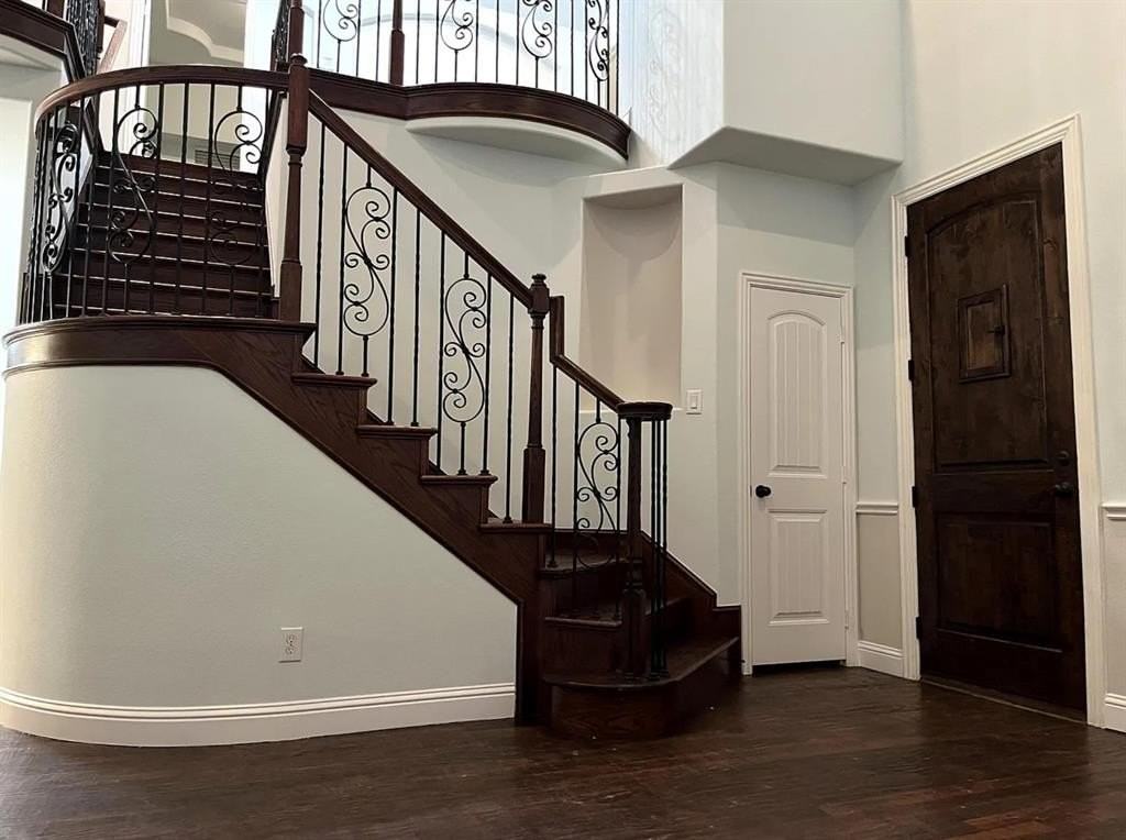 2710 Cartwright St - Photo 5 of 18