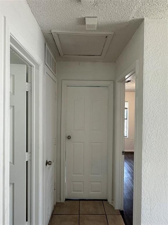 3848 Waldorf St - Photo 5 of 7